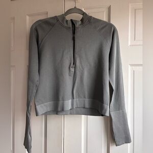 Lululemon Athletica Gray / Black Stripped Cropped Quarter-Zip Sweatshirt